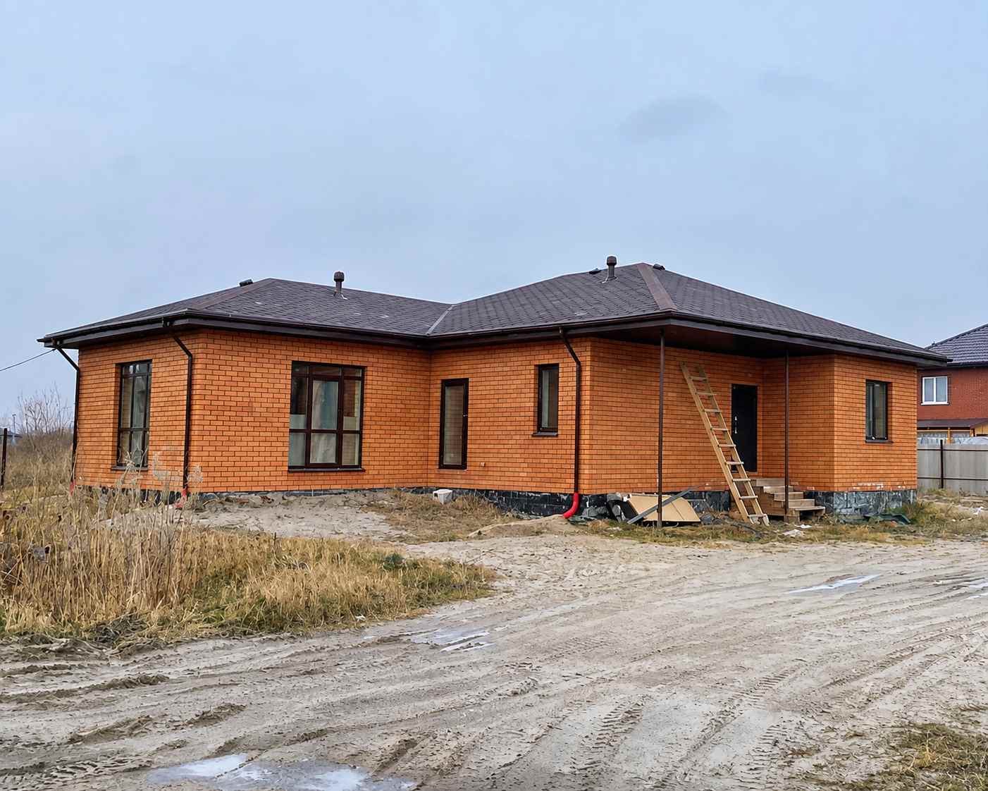 Строительство одноэтажного дома из кирпича под ключ